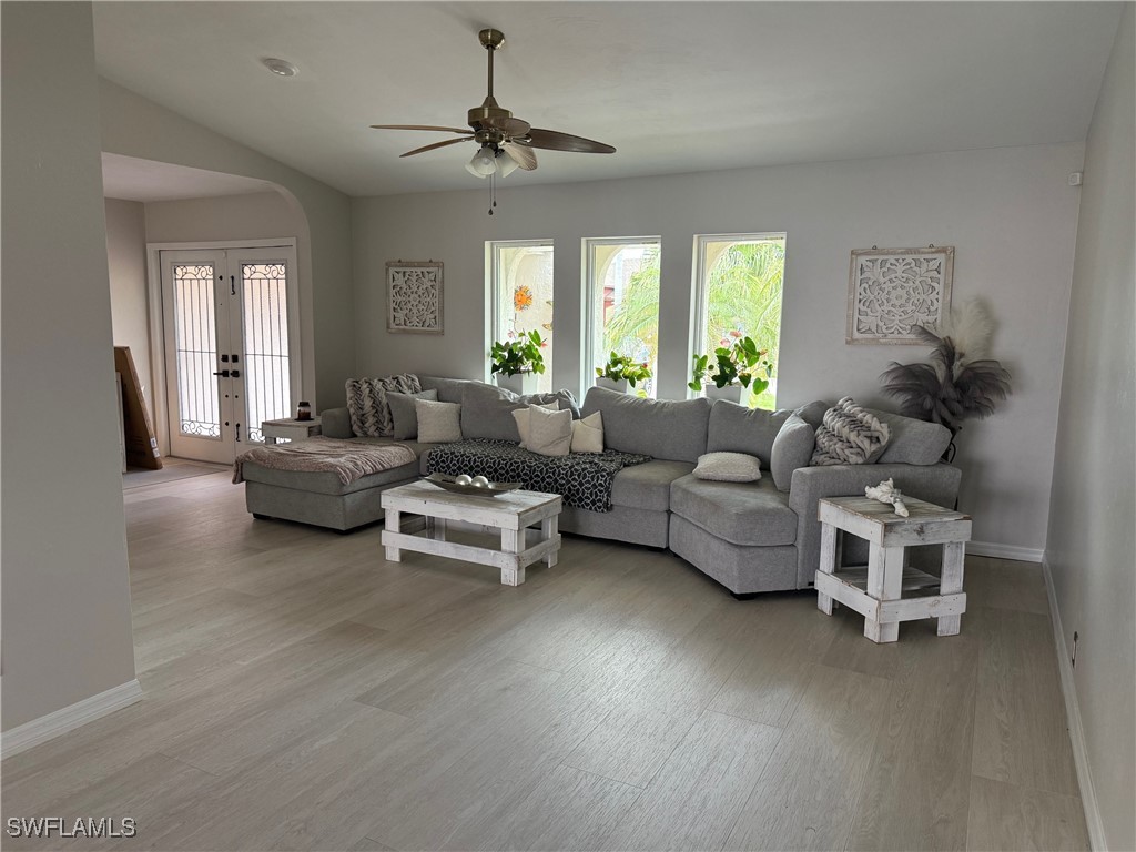 804 SW Santa Barbara Place