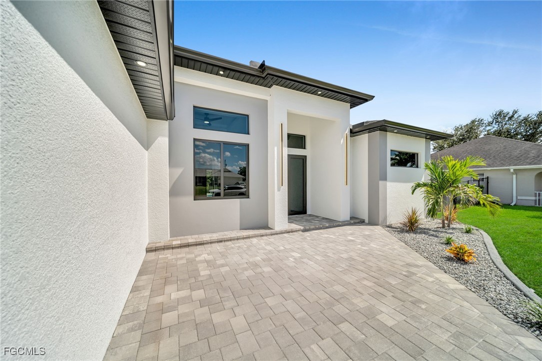 805 SW 10th Place