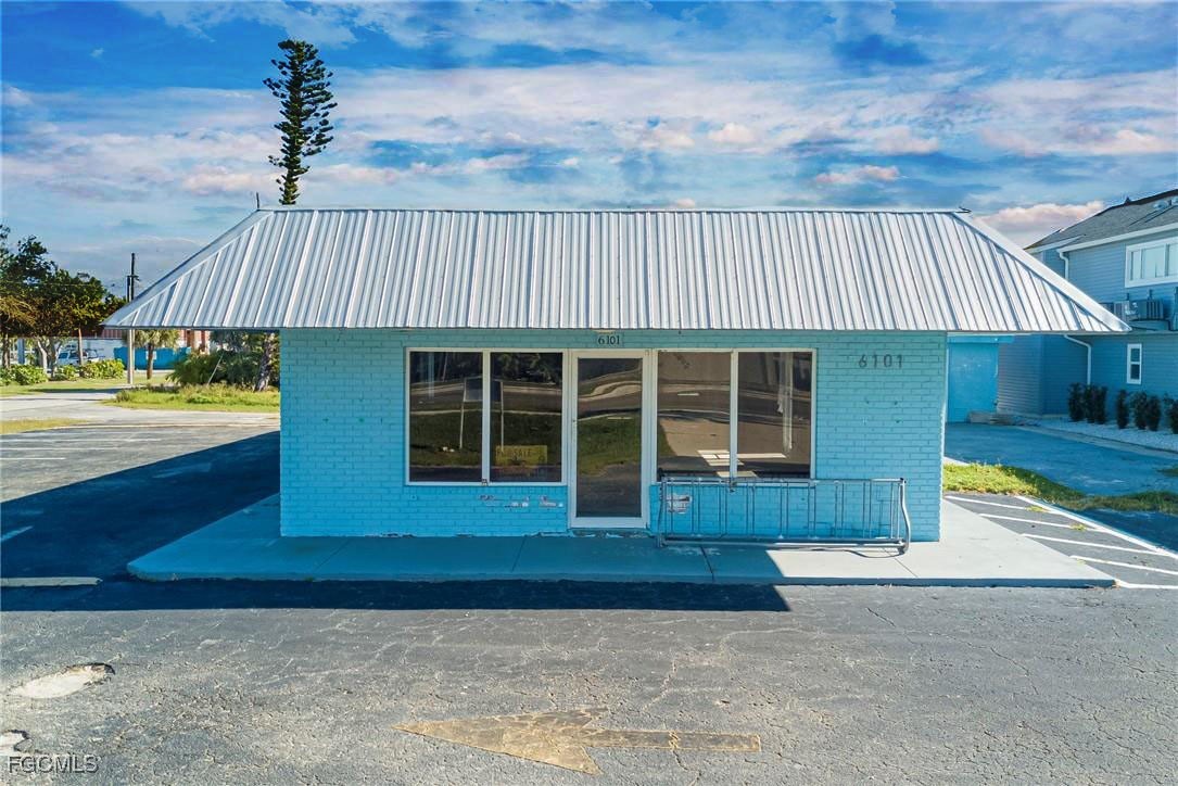 6101 Estero Boulevard