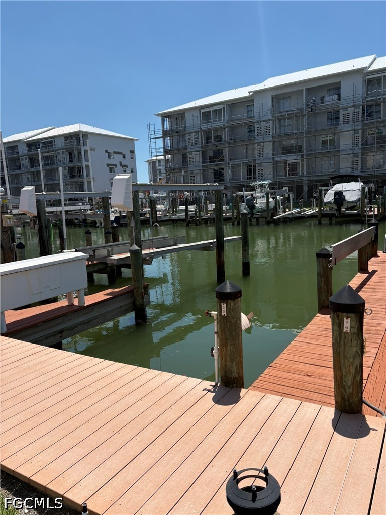 DOCK 25 - 4481 BAY BEACH