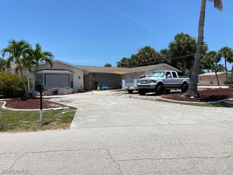 5304 Bayshore Avenue Cape Coral FL 33904