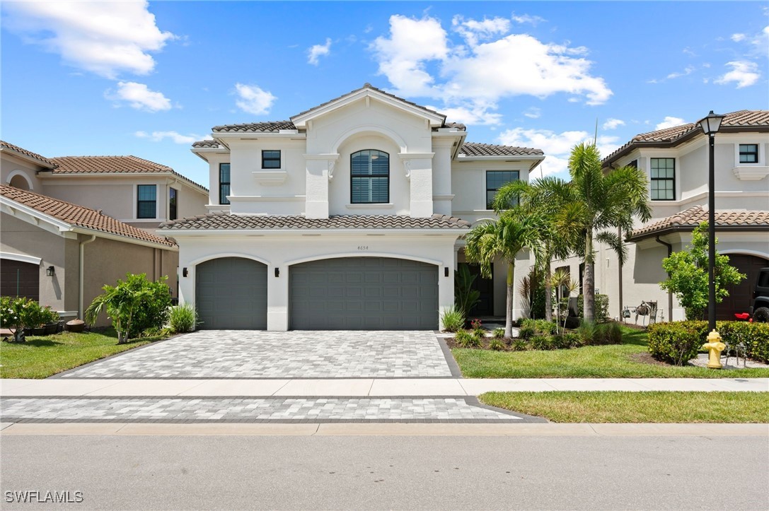4654 Kensington Circle
