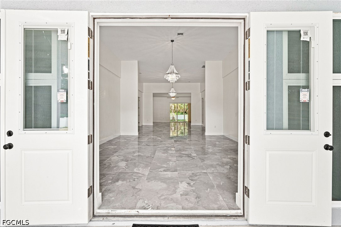 1853 Della Drive