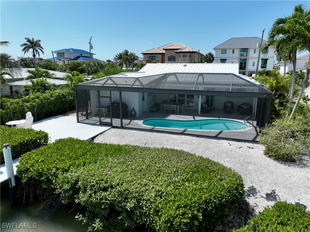 19 Pelican Street E