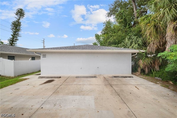 2405 MAPLE AVE, FORT MYERS, FL 33901 - Image 3e42d5aa37d79faacca0df0240425c8e/2365253960