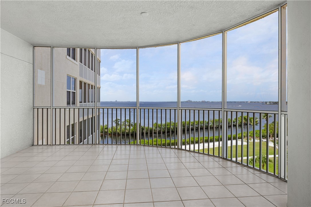 14250 Royal Harbour Court 613