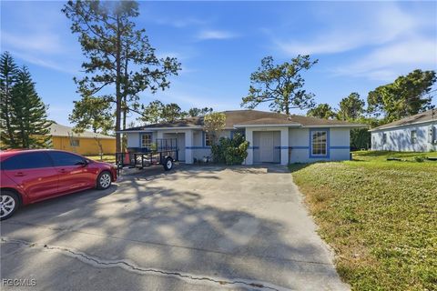 4741/4743 27th Street SW Lehigh Acres FL 33973
