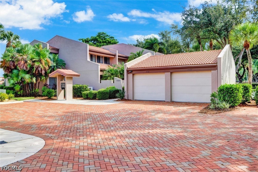 4561 S Landings Drive