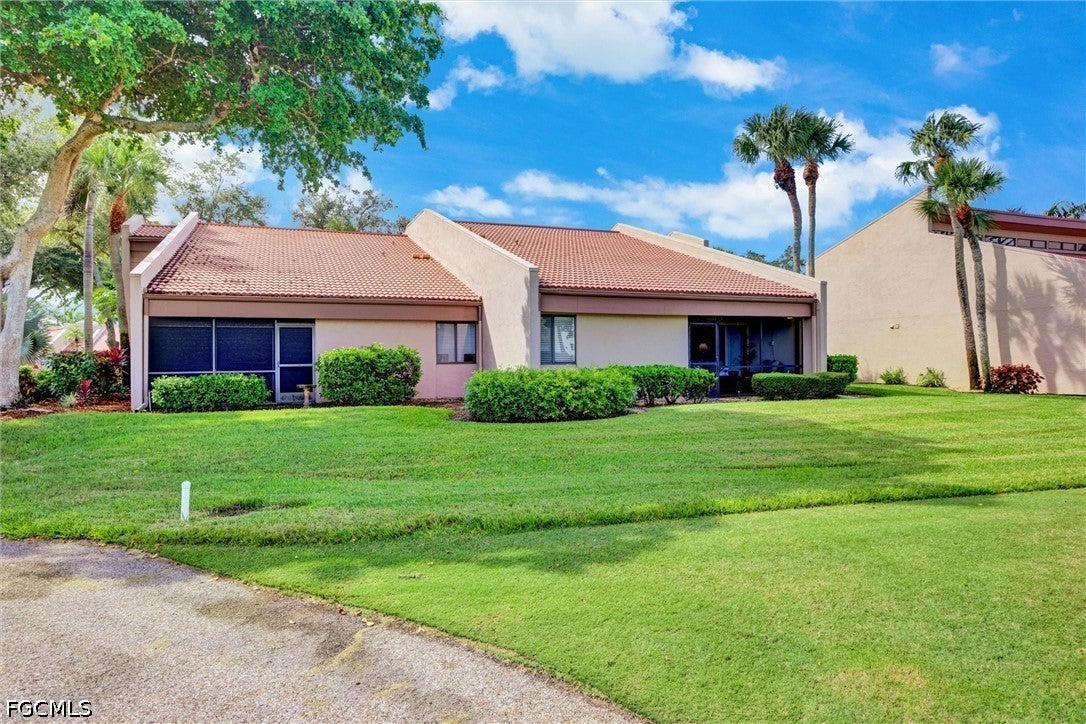 4561 S Landings Drive