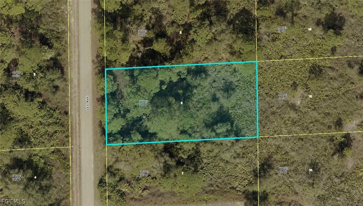 Aerial map of property and surrounding area featur