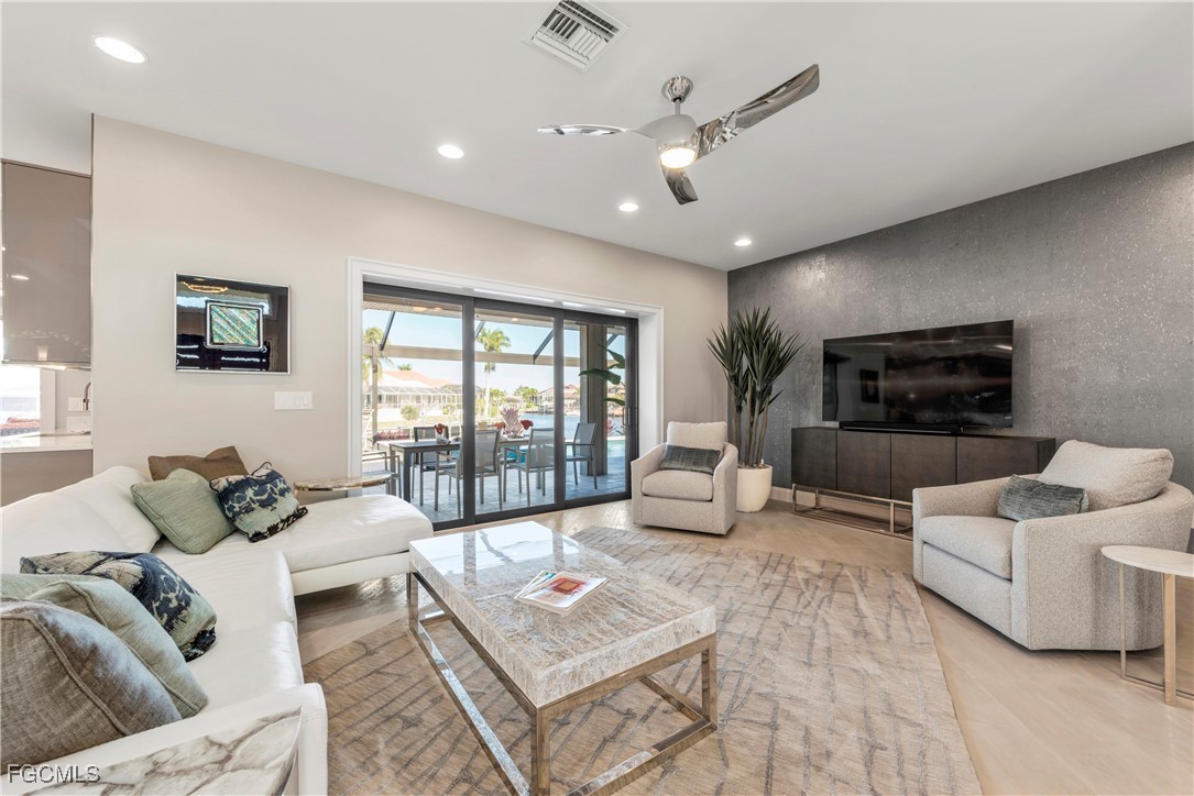 1407 SW 53rd Terrace