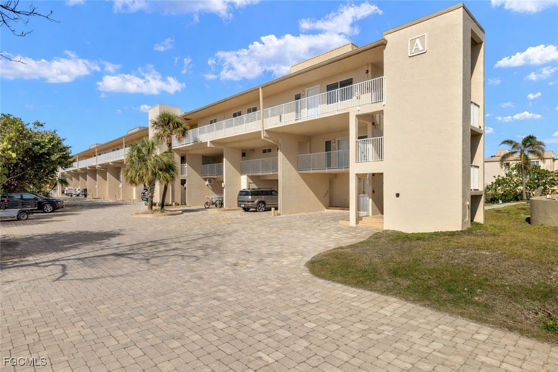 200 Periwinkle Way 216