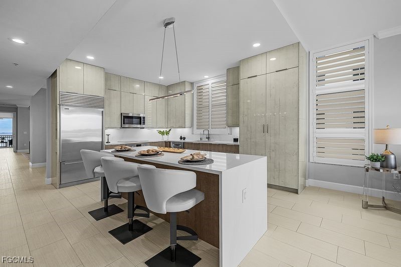 14220 Royal Harbour Court 707