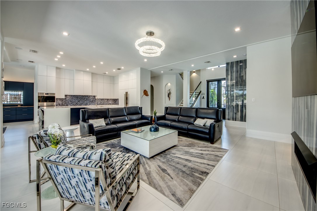 1436 Viking Court