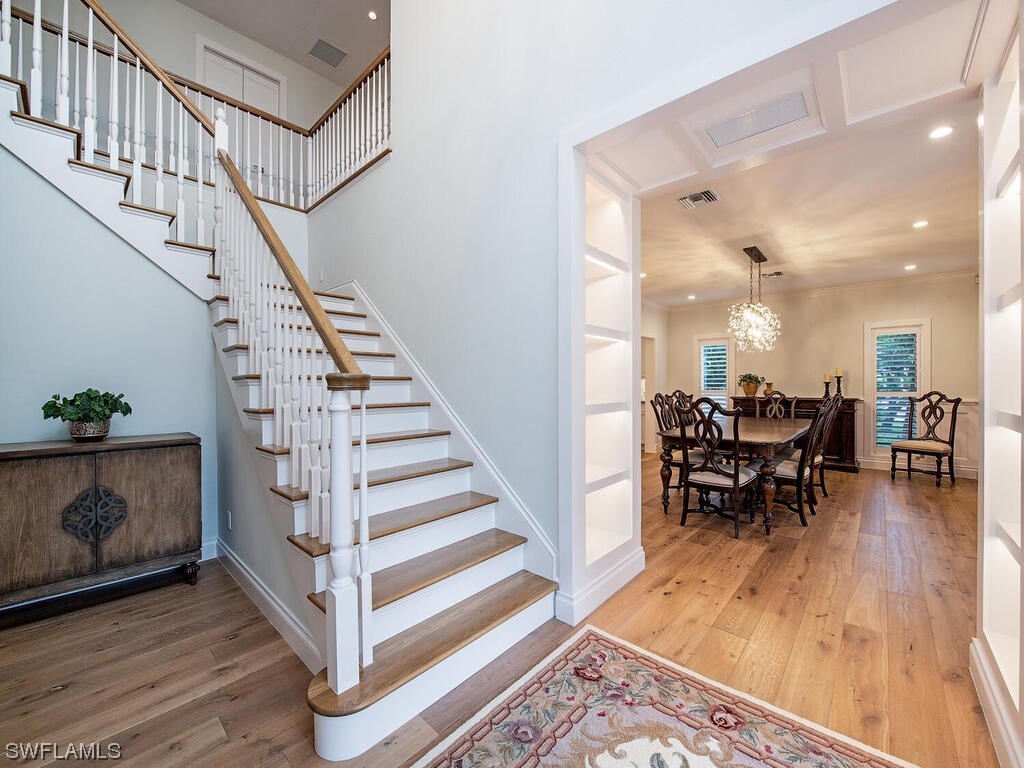 6550 Ridgewood Drive