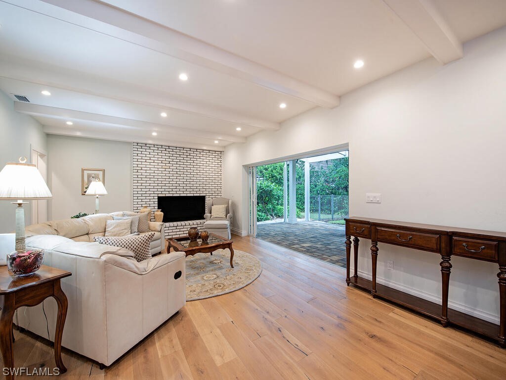 6550 Ridgewood Drive
