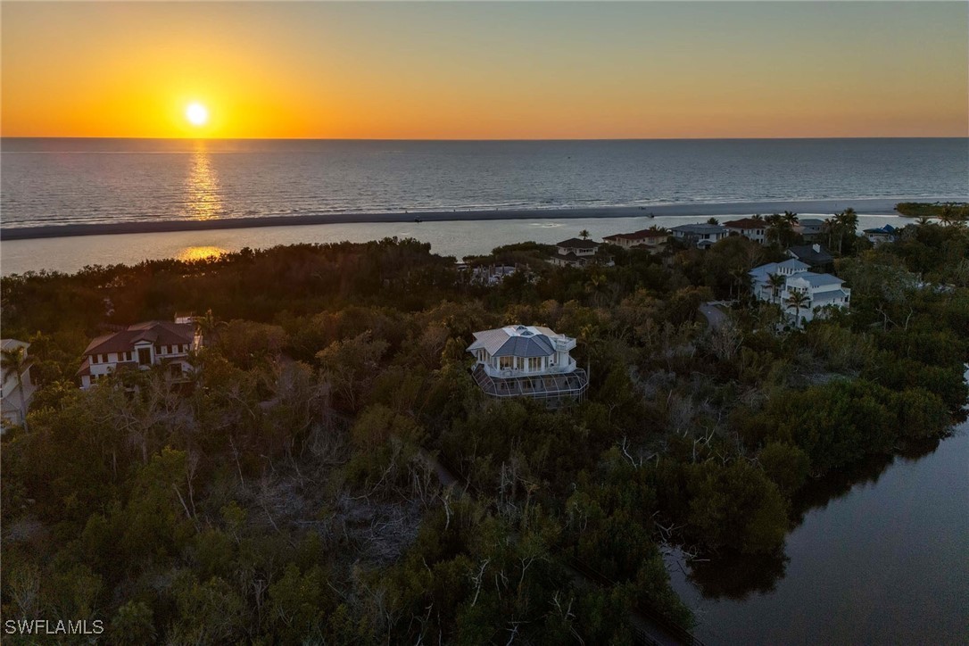 795 Waterside Drive