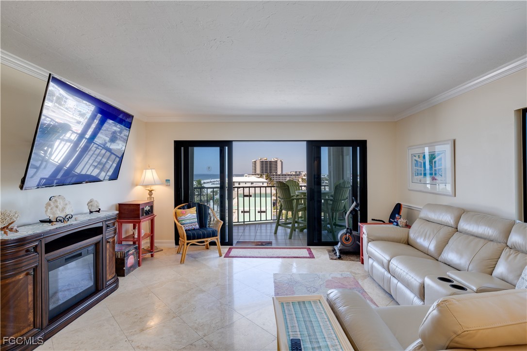 2532 Estero Boulevard 508