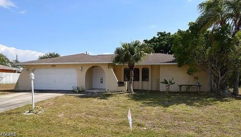 Photo of 506 SE 26th Street, Cape Coral, FL 33904 (MLS # 2026020513)