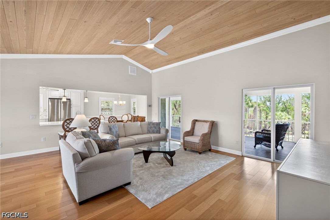 928 Pepper Tree Place