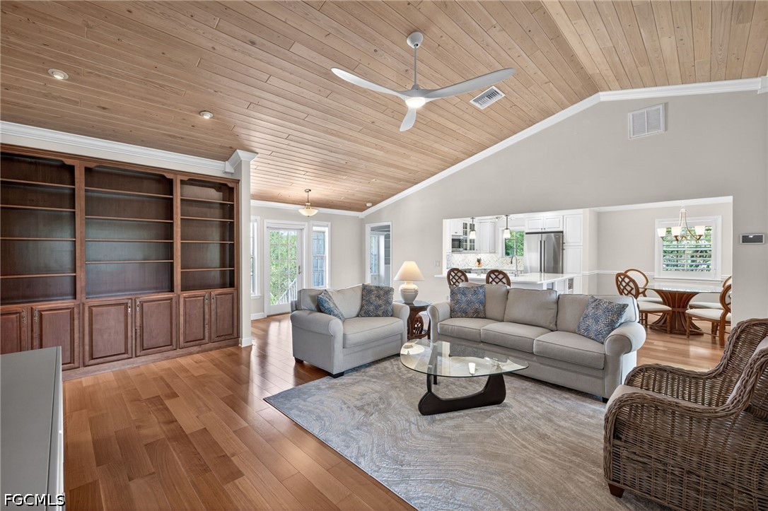 928 Pepper Tree Place