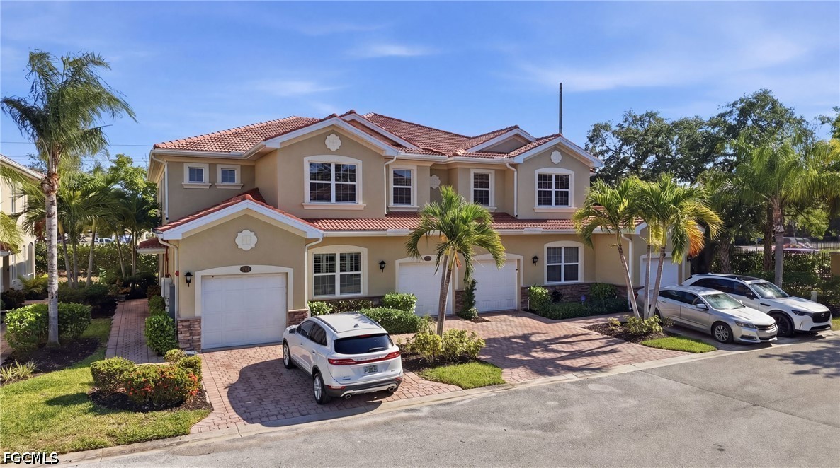 8515 Oakshade Circle 201