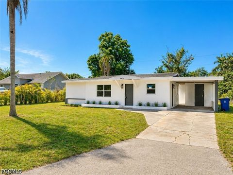 Photo of 4426 Poinsettia Street, Fort Myers, FL 33905 (MLS # 2026019990)
