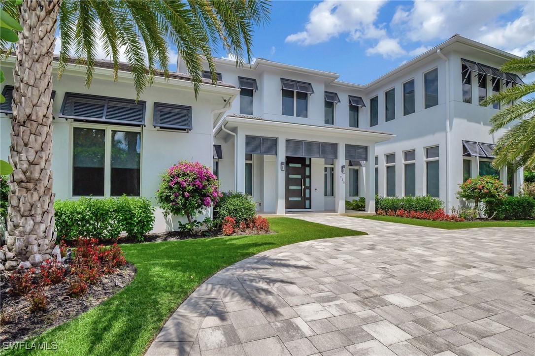 725 Harbour Drive