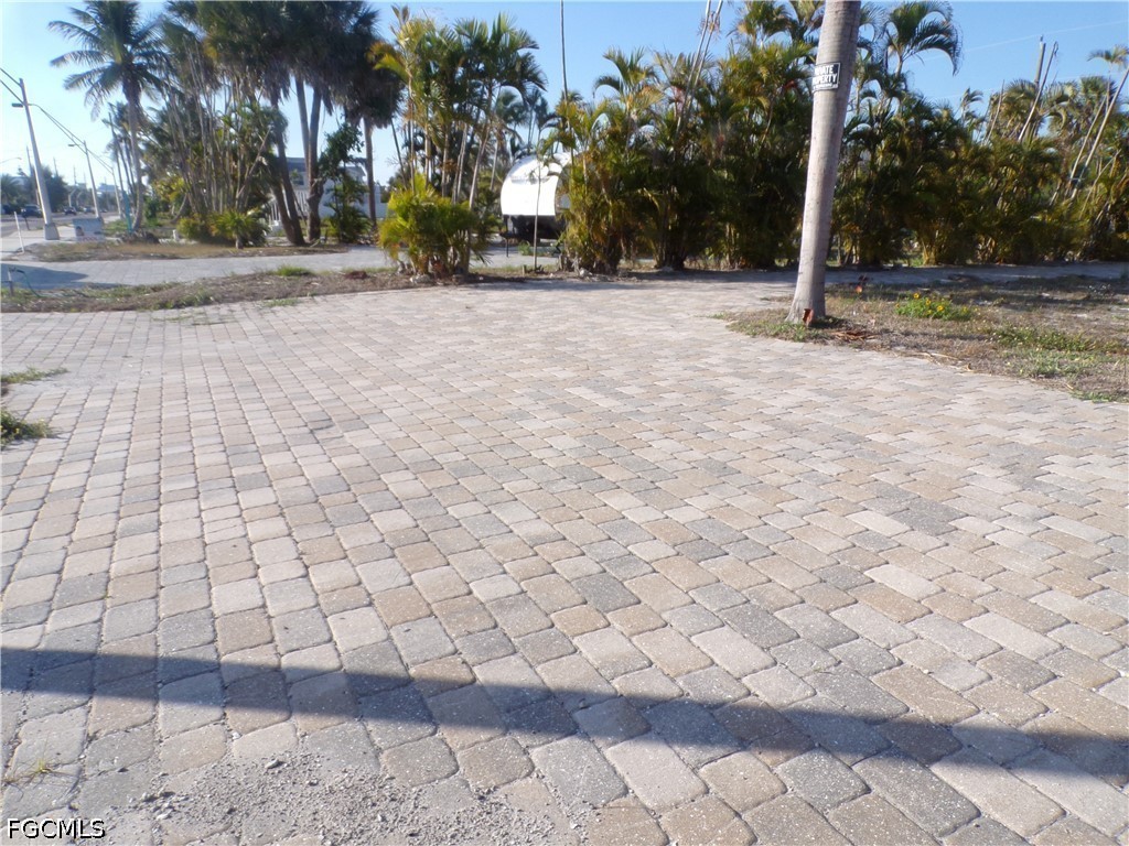 5865 Estero Boulevard