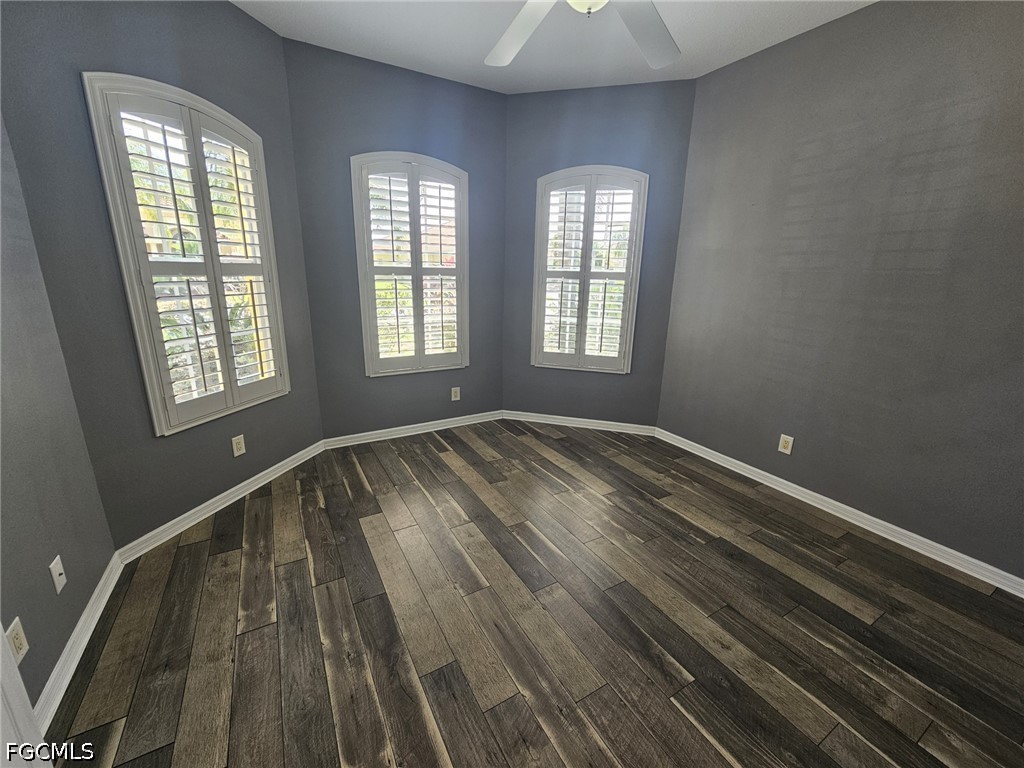 3033 Via Rialto Street