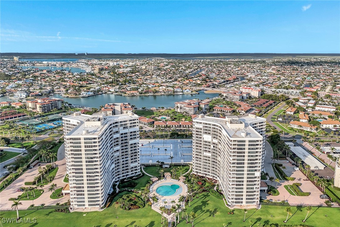 320 Seaview Court 2-305