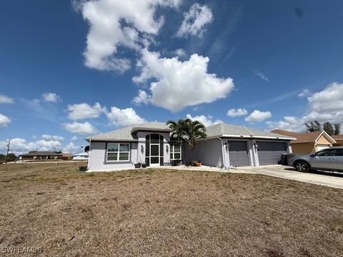 1426 NE 5th Place Cape Coral FL 33909