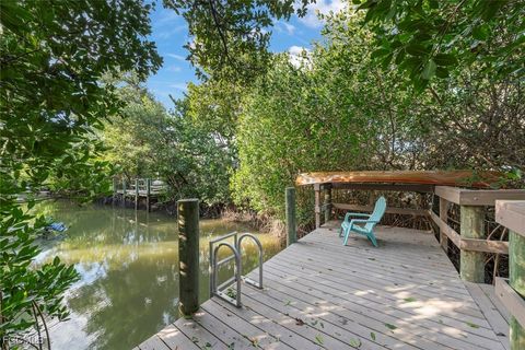 561 Periwinkle Way E4 Sanibel FL 33957