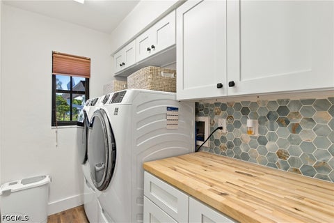 Tiny photo for 12442 McGregor Woods Circle, Fort Myers, FL 33908 (MLS # 2026037702)
