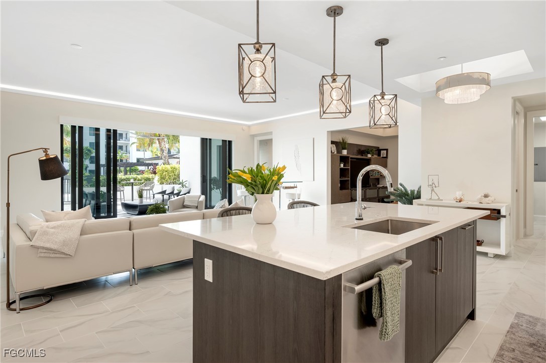 1115 Central Avenue 252