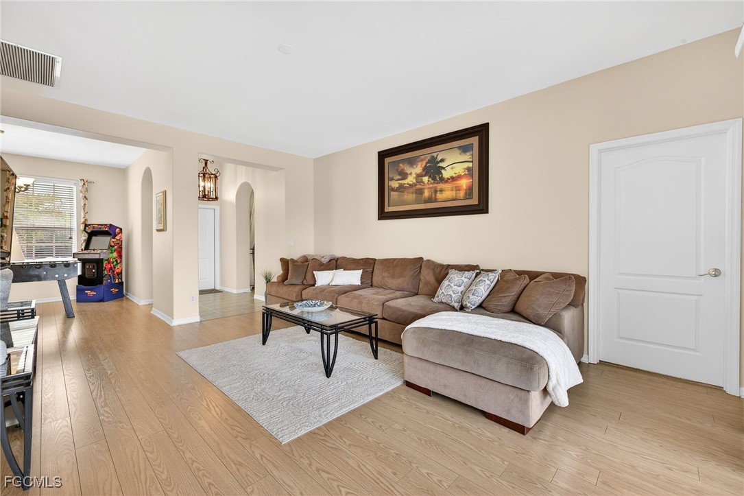 8912 Wellington Lakes Court