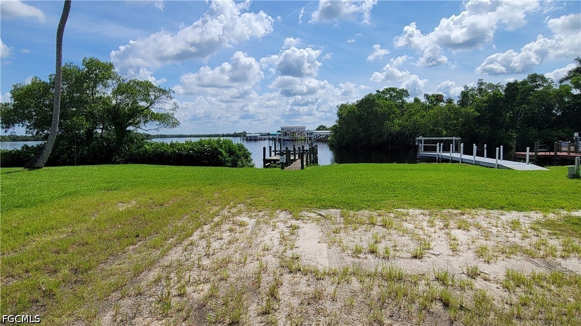 323 Shoreland Drive