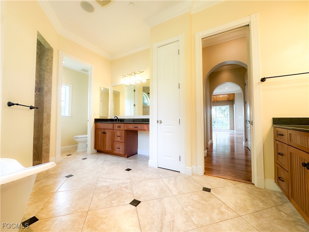 Alva, Florida, 33920, United States, 5 Bedrooms Bedrooms, ,5 BathroomsBathrooms,Residential,Active,1988720