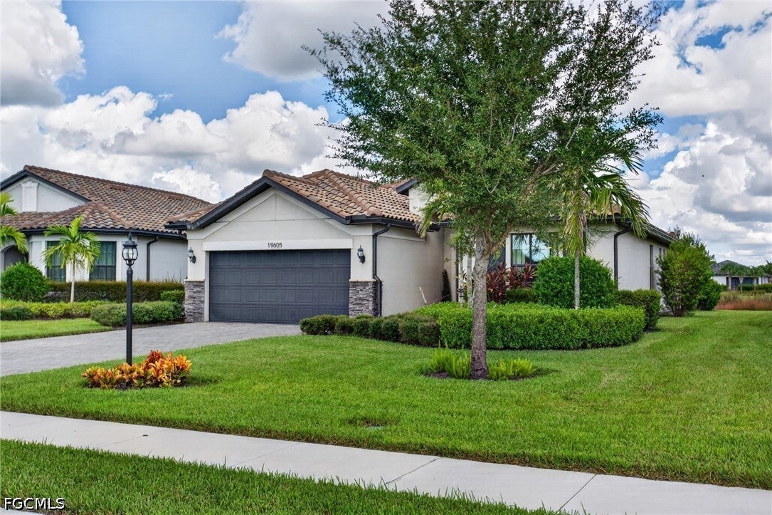 19605 Utopia Lane