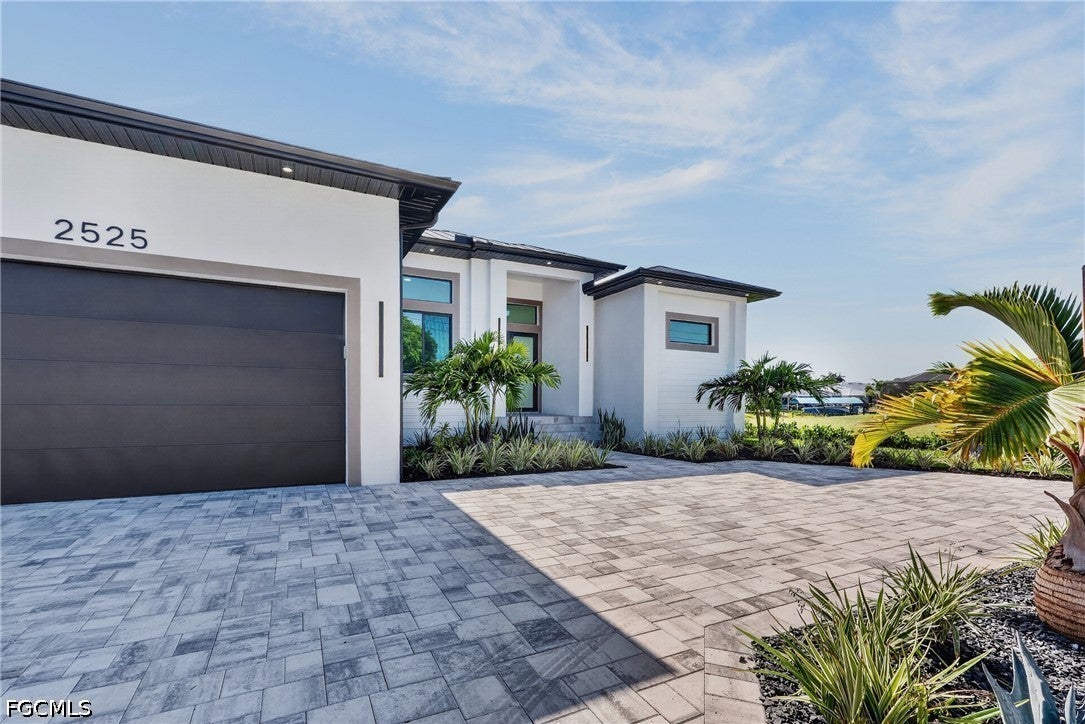 2525 Surfside Boulevard