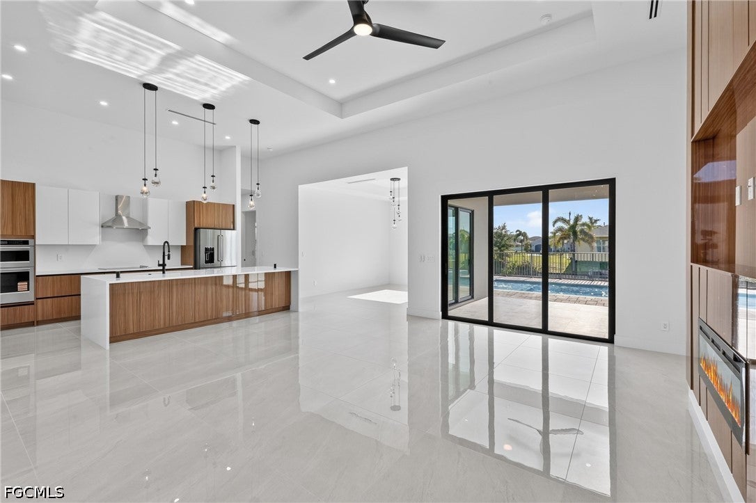 2525 Surfside Boulevard