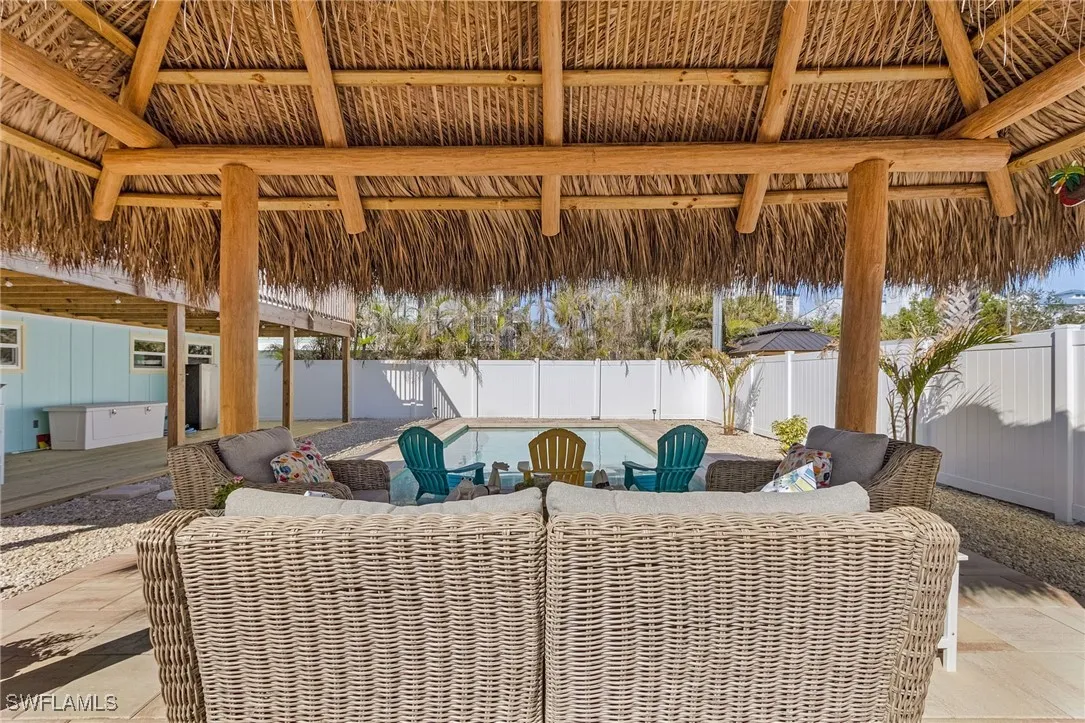 Fort Myers Beach, Florida 33931, United States, 4 Bedrooms Bedrooms, ,3 BathroomsBathrooms,Residential,Active,27693