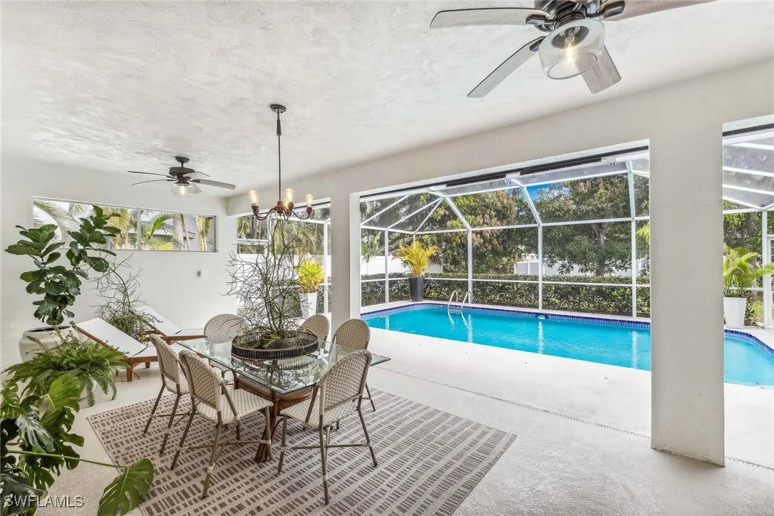 Fort Myers, Florida 33919, United States, 4 Bedrooms Bedrooms, ,2 BathroomsBathrooms,Residential,Pending,29682