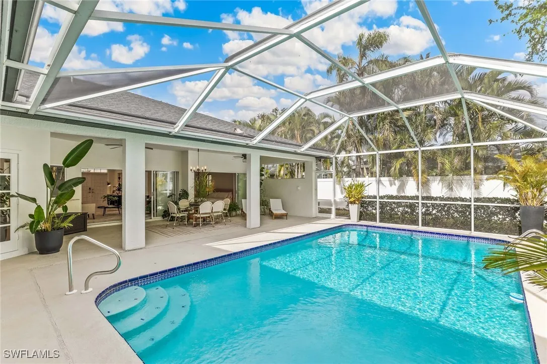 Fort Myers, Florida 33919, United States, 4 Bedrooms Bedrooms, ,2 BathroomsBathrooms,Residential,Pending,29682