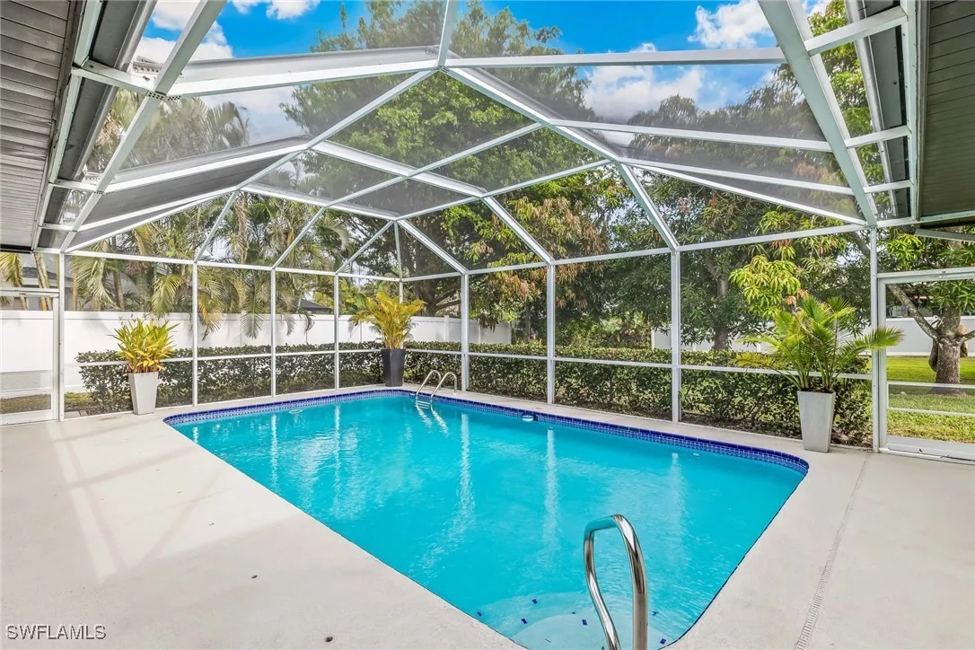 Fort Myers, Florida 33919, United States, 4 Bedrooms Bedrooms, ,2 BathroomsBathrooms,Residential,Pending,29682