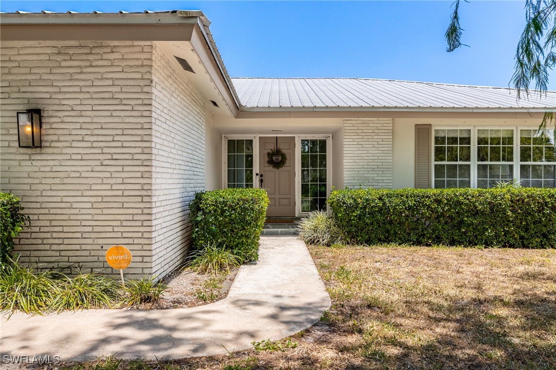 217 W Del Monte Avenue