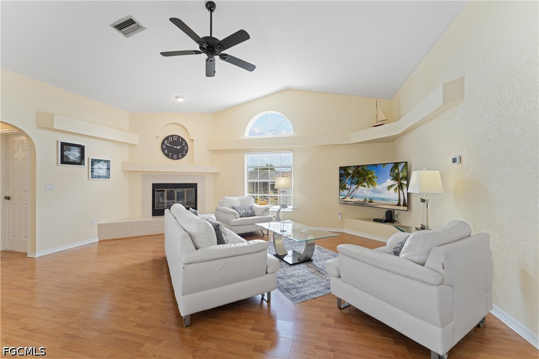102 SW 9th Street