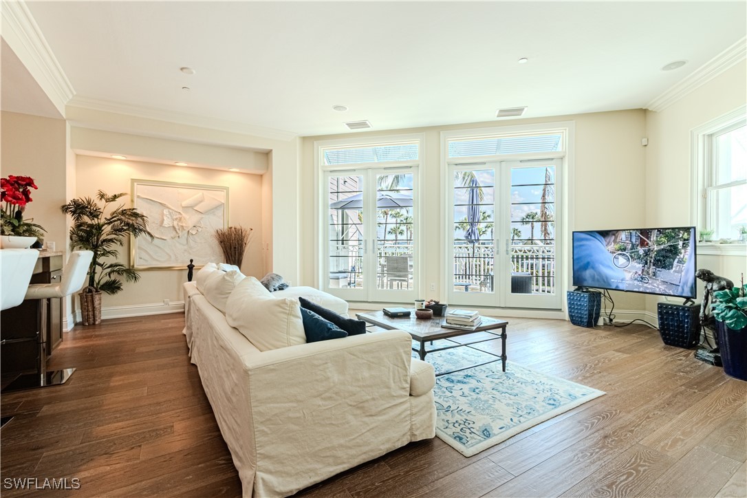 1001 10th Avenue S F2