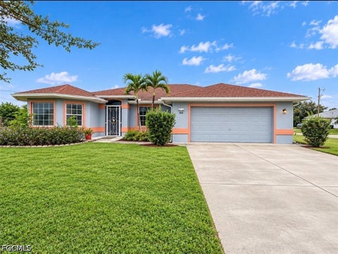 Photo of 902 Susan Avenue N, Lehigh Acres, FL 33971 (MLS # 2026042349)