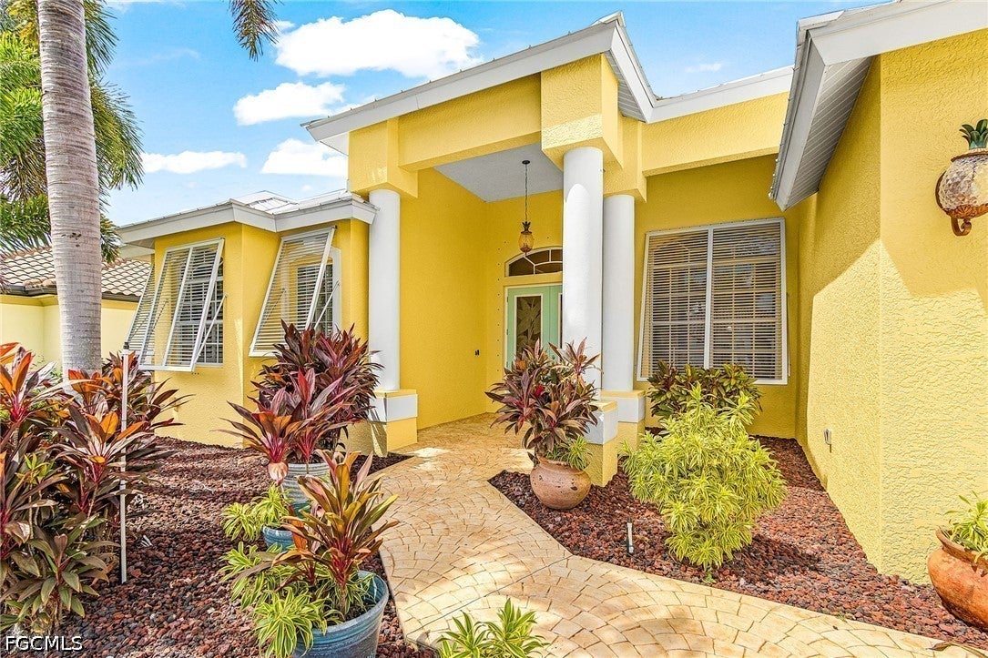 5302 SW 27th Place